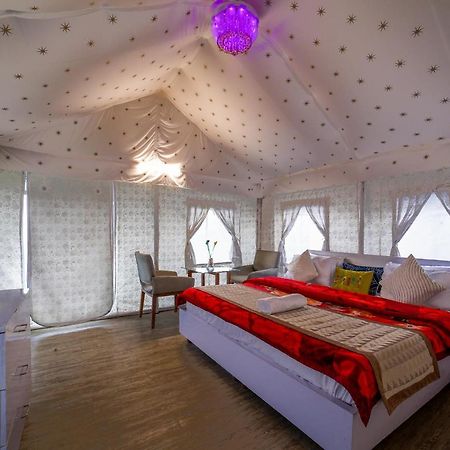 Bed and Breakfast Dawn N Dusk Glamping Tents With Quintessential Valley View Чейл Екстер'єр фото
